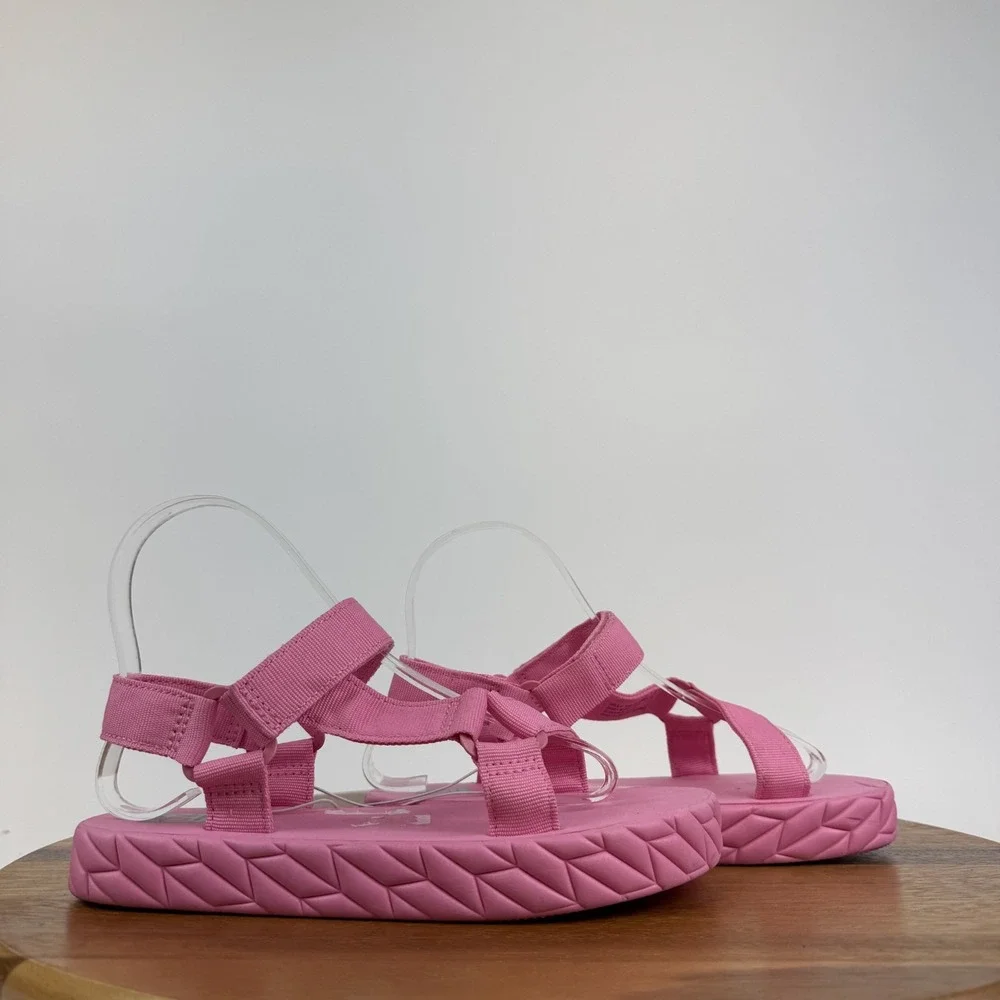 New NWOB Big Kids Dolce Vita Zaidey Strappy Platform Pink Sandals Size 4 Y‎